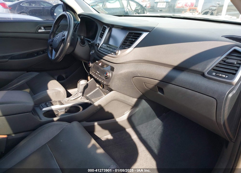 2016 HYUNDAI TUCSON LIMITED VIN: KM8J33A2XGU249708