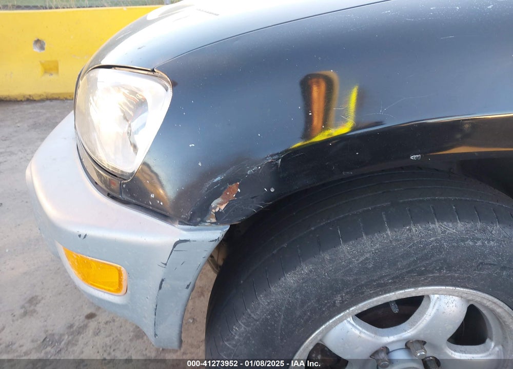1998 TOYOTA RAV4 VIN: JT3GP10V0W7030390