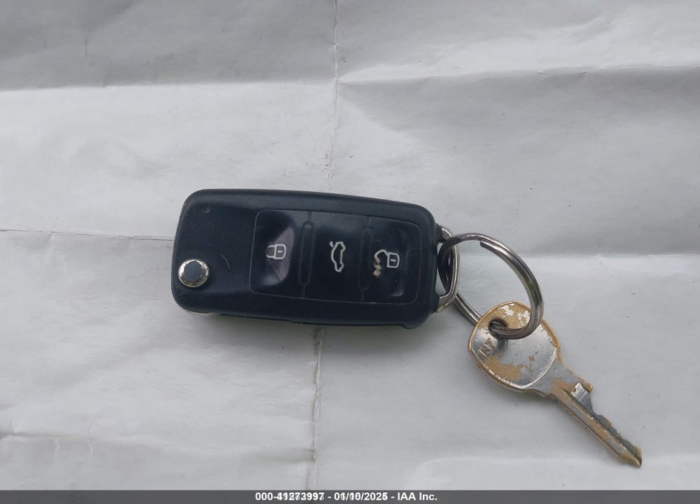 2013 VOLKSWAGEN JETTA 2.0L S VIN: 3VW2K7AJXDM247321