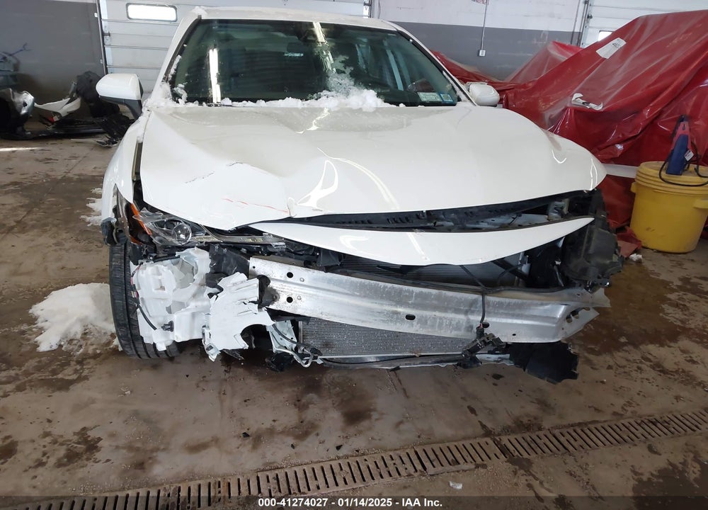 2022 TOYOTA CAMRY LE AWD VIN: 4T1C11BK1NU067636