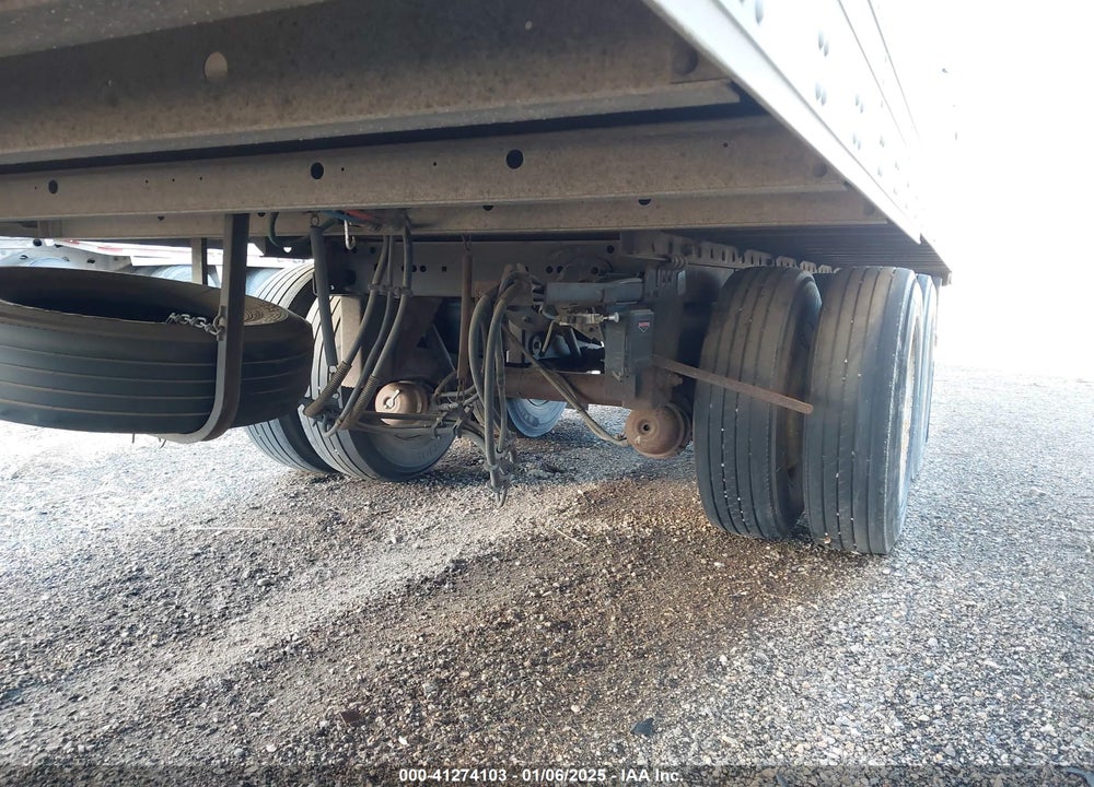 2003 UTILITY TRAILER MFG --- VIN: 1UYVS25333U008302