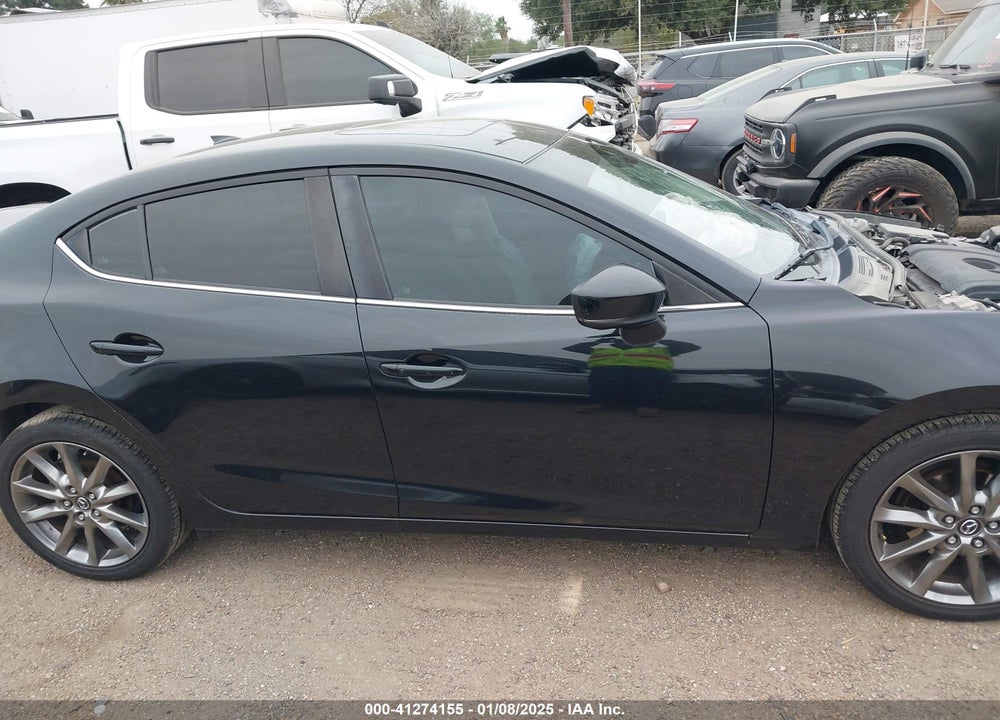 2018 MAZDA MAZDA3 VIN: 3MZBN1W32JM165822