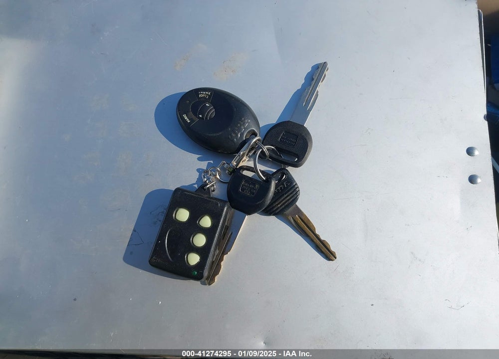 1998 HONDA CIVIC DX VIN: 1HGEJ6223WL012379
