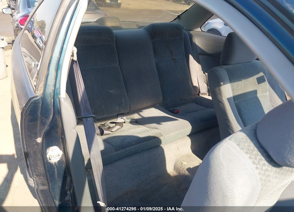 1998 HONDA CIVIC DX VIN: 1HGEJ6223WL012379