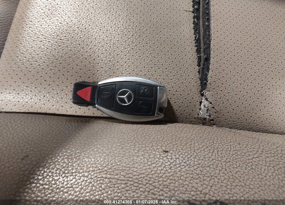 2011 MERCEDES-BENZ E 350 VIN: WDDHF8HB4BA424743