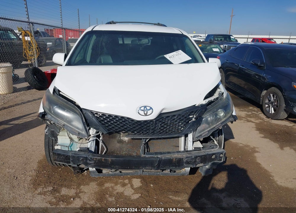 2015 TOYOTA SIENNA SE 8 PASSENGER VIN: 5TDXK3DC2FS556797