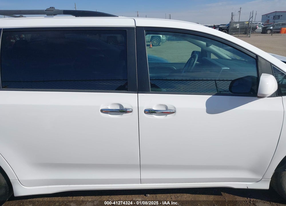 2015 TOYOTA SIENNA SE 8 PASSENGER VIN: 5TDXK3DC2FS556797