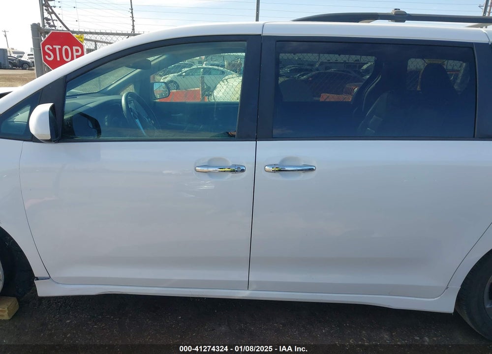 2015 TOYOTA SIENNA SE 8 PASSENGER VIN: 5TDXK3DC2FS556797