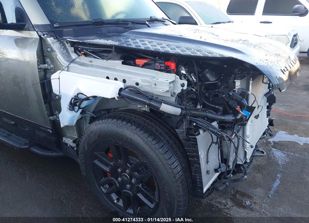 2024 LAND ROVER DEFENDER 130 P400 X VIN: SALEXFEU8R2352205