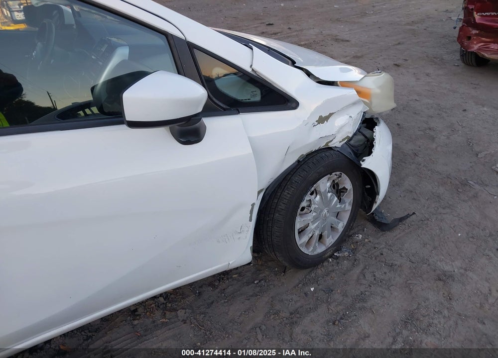 2015 NISSAN VERSA NOTE VIN: 3N1CE2CPXFL400231
