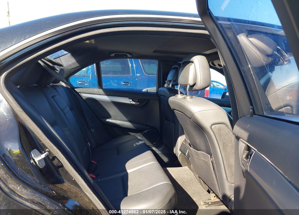 2011 MERCEDES-BENZ C 300 LUXURY/SPORT VIN: WDDGF5EB3BR156266