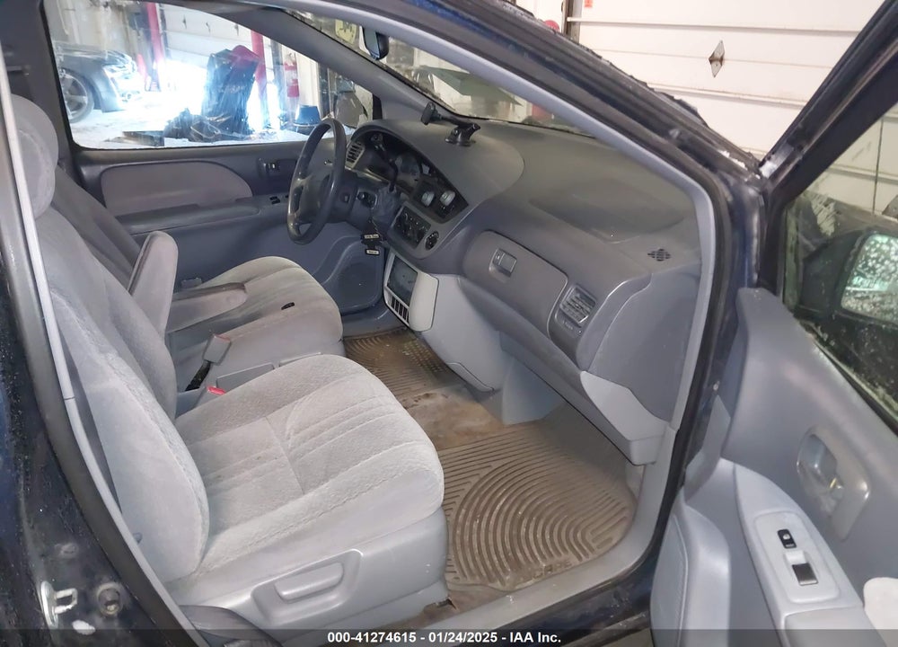 2003 TOYOTA SIENNA CE VIN: 4T3ZF19C83U521363