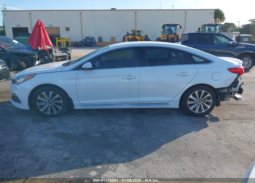 2015 HYUNDAI SONATA SPORT VIN: 5NPE34AF1FH032720