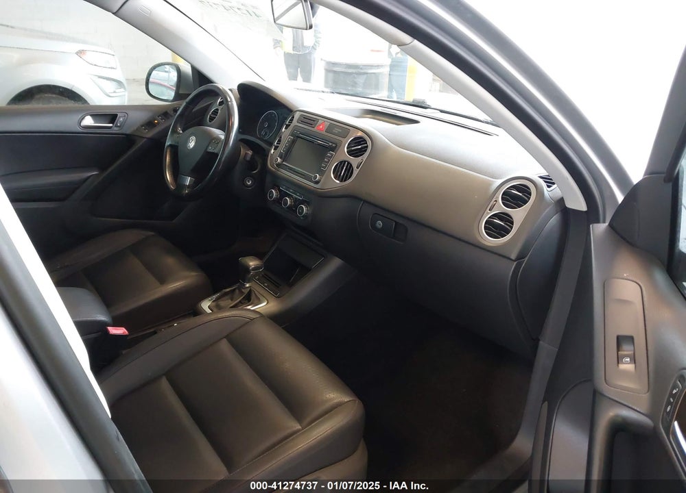 2010 VOLKSWAGEN TIGUAN WOLFSBURG EDITION VIN: WVGBV7AX0AW530056