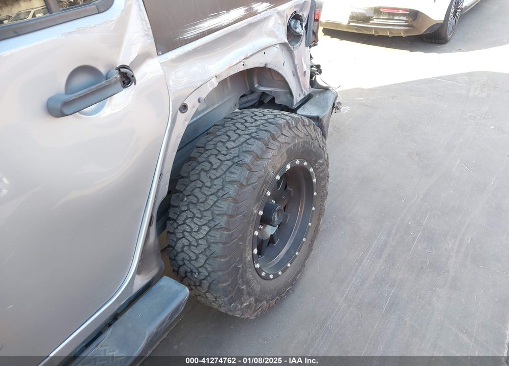 2017 JEEP WRANGLER UNLIMITED SAHARA 4X4 VIN: 1C4BJWEG7HL583465