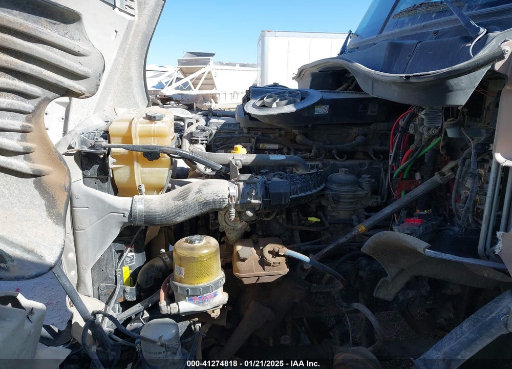 2014 FREIGHTLINER CASCADIA 125 VIN: 3AKJGLD53ESFX8221