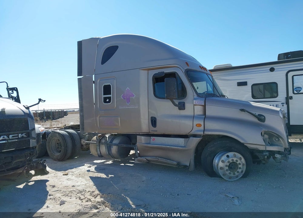 2014 FREIGHTLINER CASCADIA 125 VIN: 3AKJGLD53ESFX8221