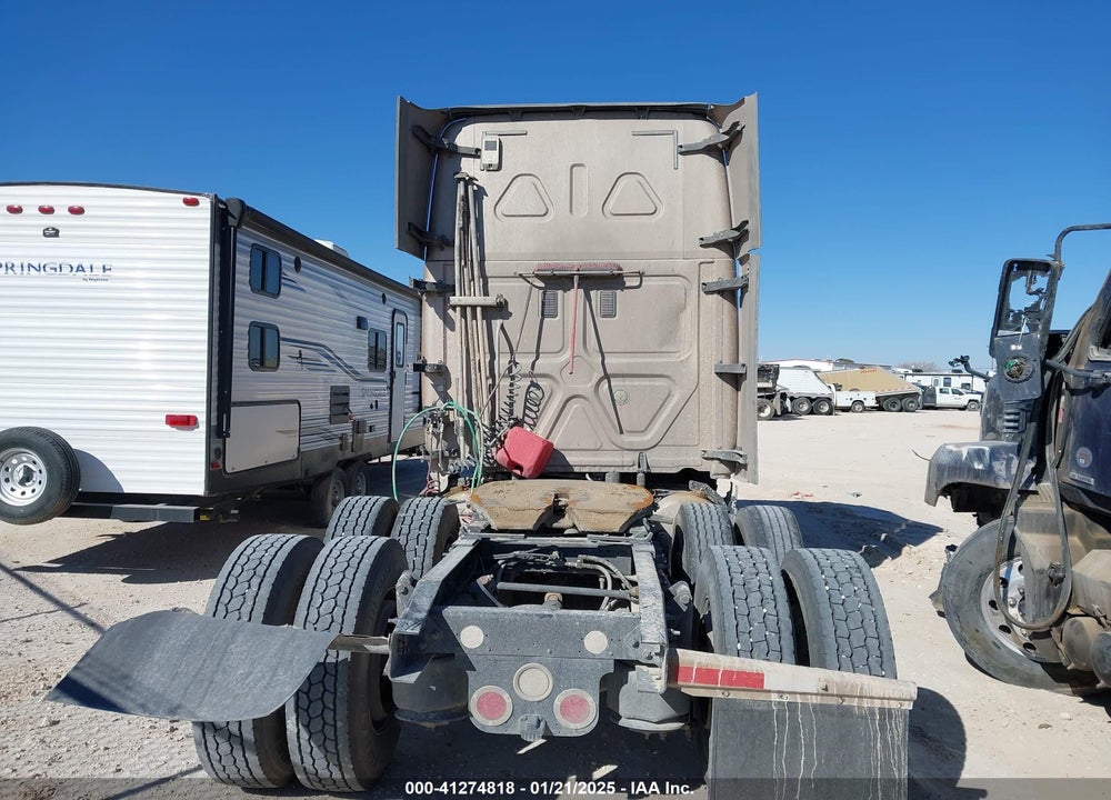 2014 FREIGHTLINER CASCADIA 125 VIN: 3AKJGLD53ESFX8221