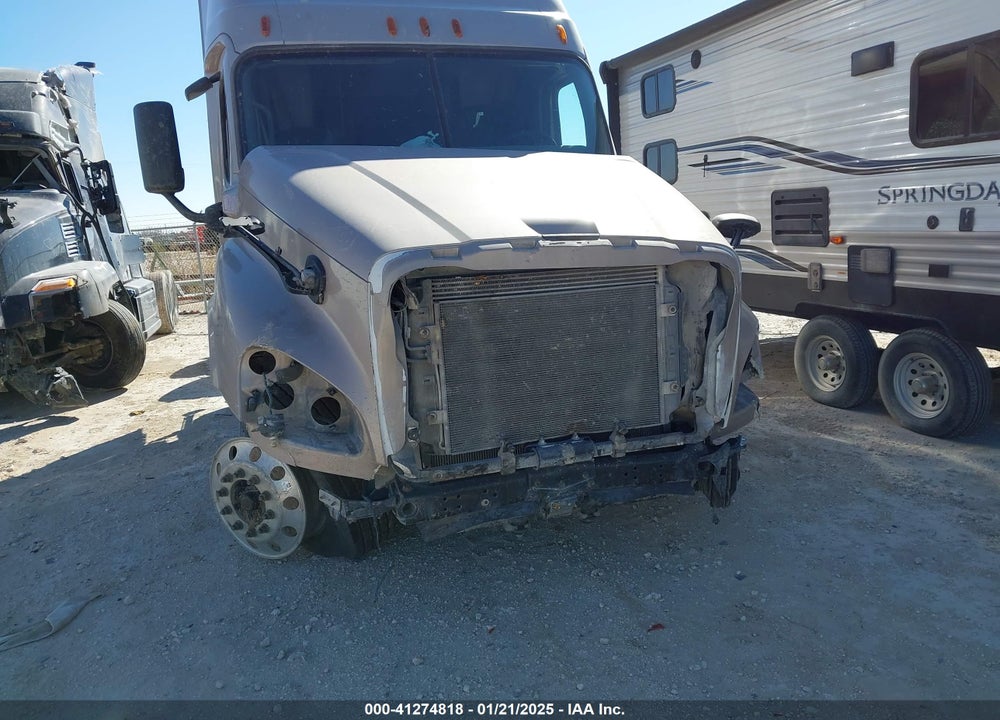 2014 FREIGHTLINER CASCADIA 125 VIN: 3AKJGLD53ESFX8221