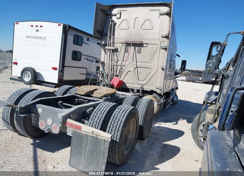 2014 FREIGHTLINER CASCADIA 125 VIN: 3AKJGLD53ESFX8221