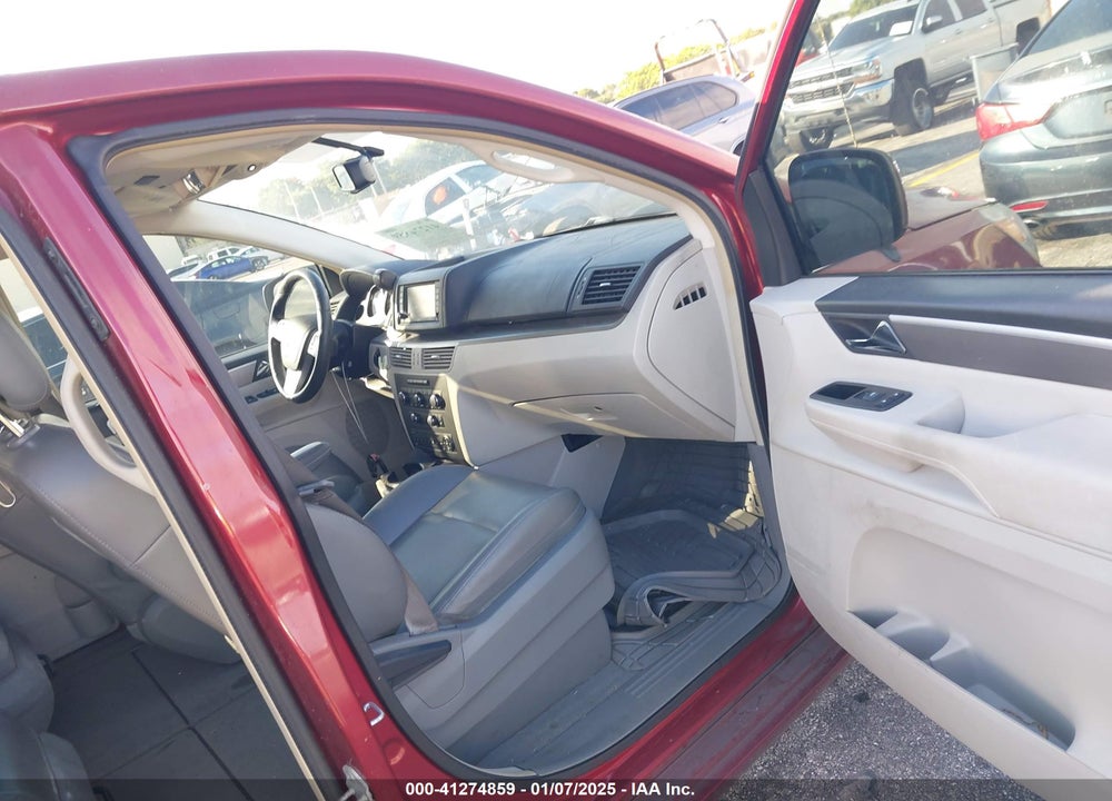 2011 VOLKSWAGEN ROUTAN SE VIN: 2V4RW3DG5BR691524