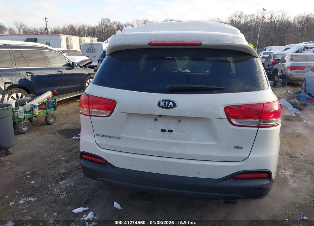 2016 KIA SORENTO 2.4L LX VIN: 5XYPGDA31GG043910