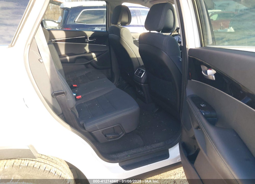 2016 KIA SORENTO 2.4L LX VIN: 5XYPGDA31GG043910