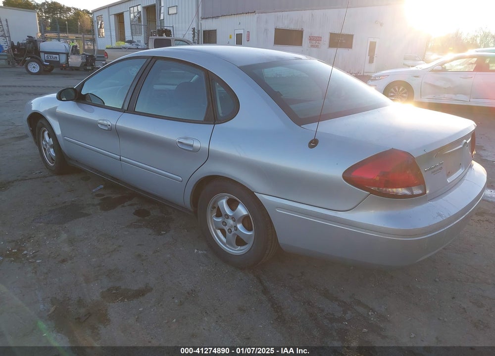 2005 FORD TAURUS SE VIN: 1FAFP53235A122200