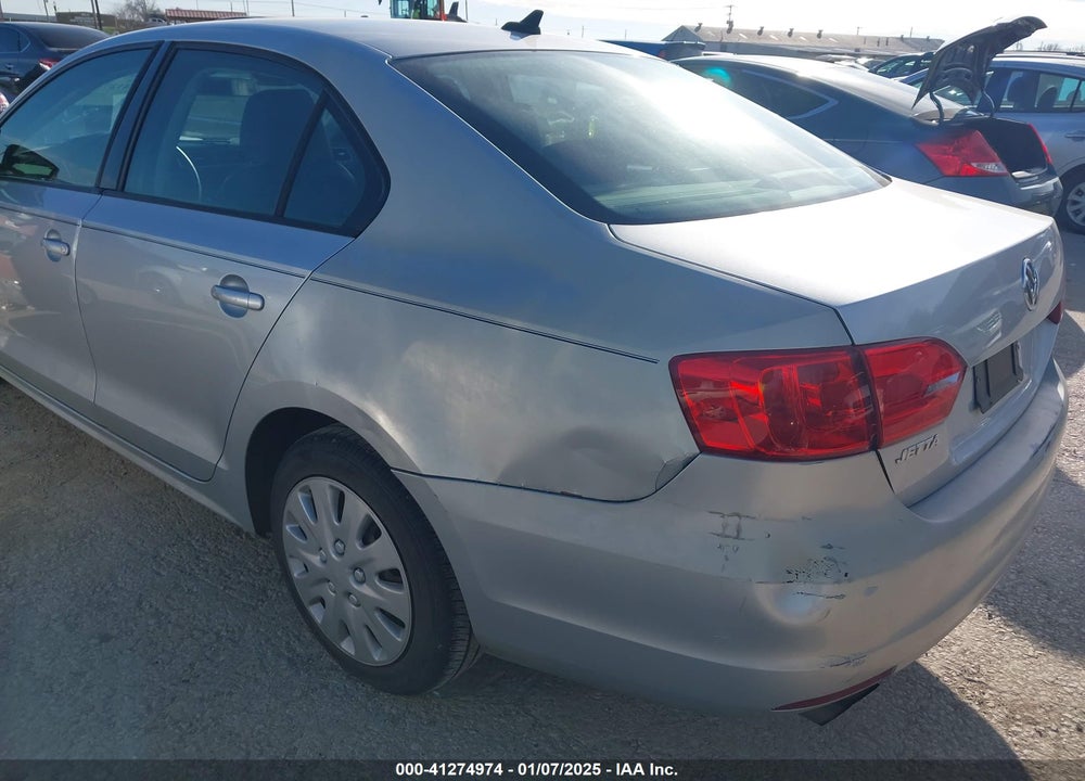 2014 VOLKSWAGEN JETTA VIN: 3VWD17AJ1EM270967