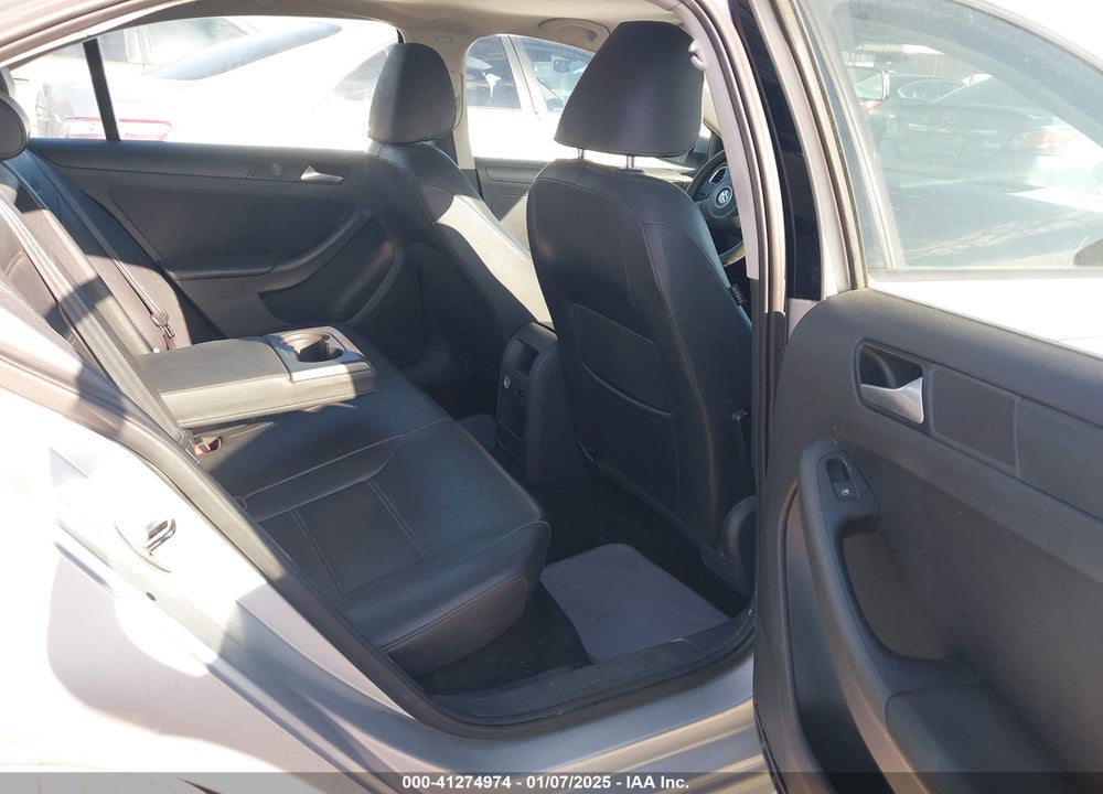 2014 VOLKSWAGEN JETTA VIN: 3VWD17AJ1EM270967