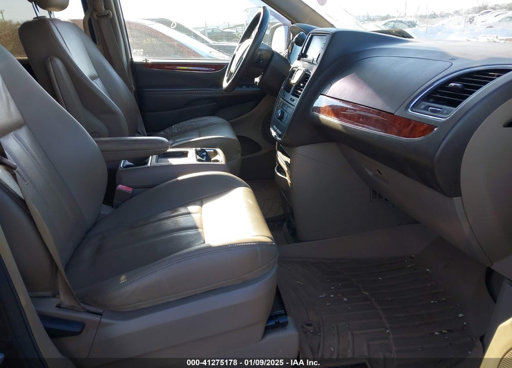 2016 CHRYSLER TOWN & COUNTRY TOURING VIN: 2C4RC1BG2GR105217