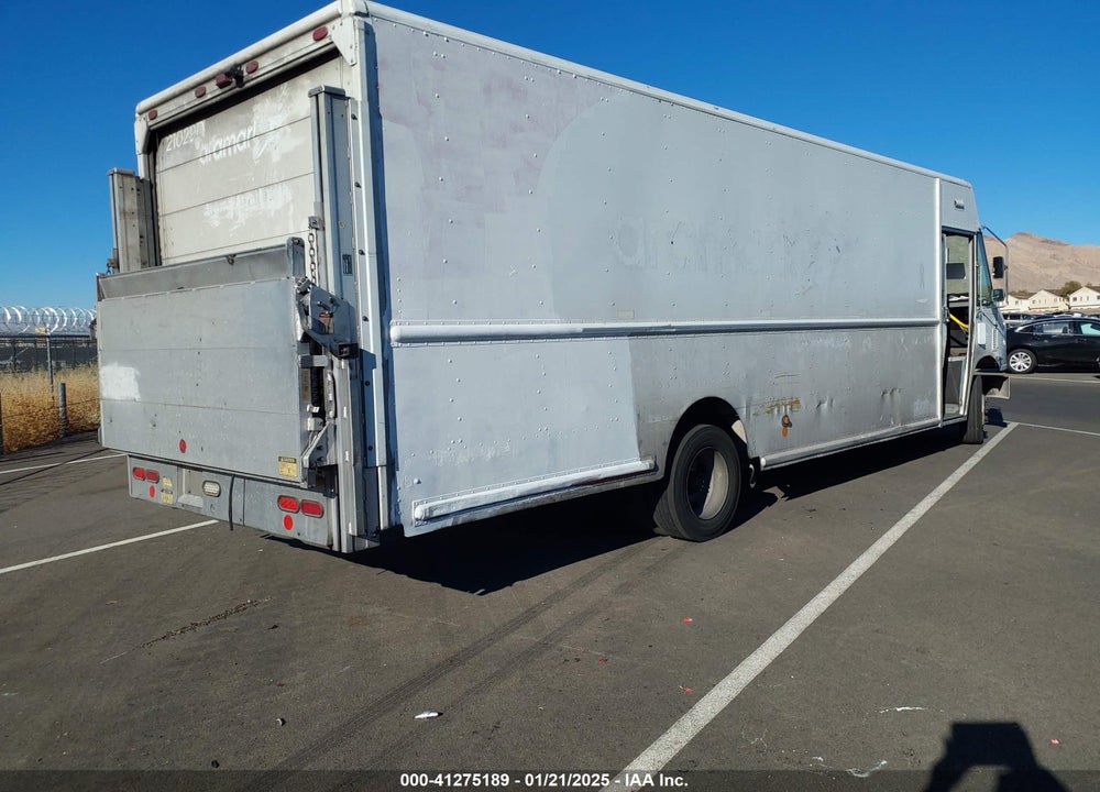 2010 FREIGHTLINER CHASSIS M LINE WALK-IN VAN VIN: 4UZAARDU9ACAM0675