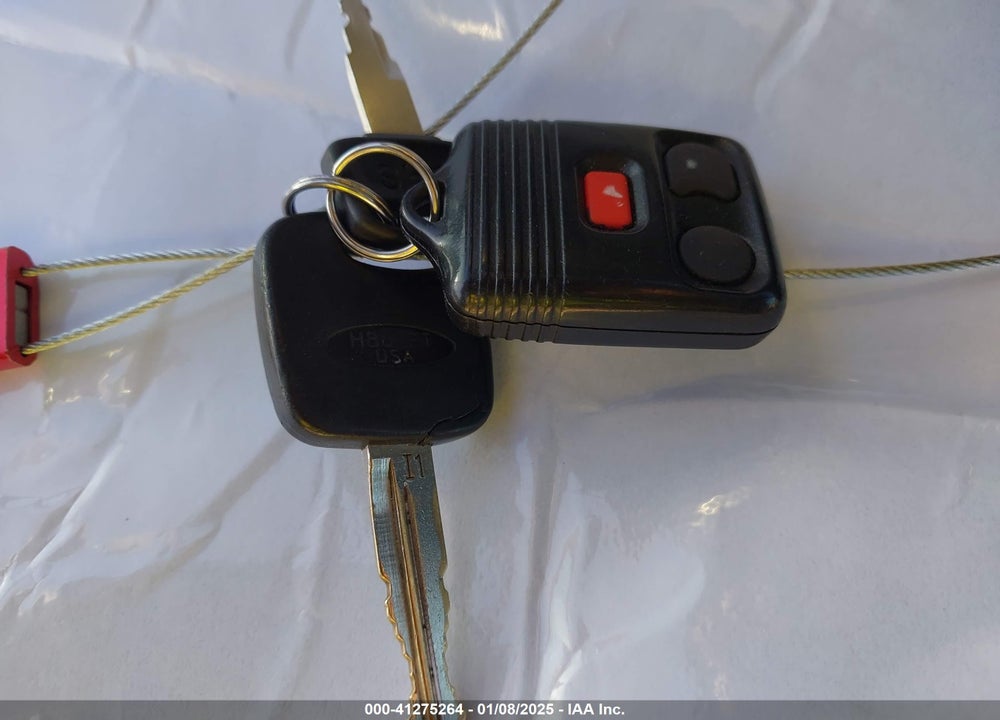 2002 FORD ESCAPE XLT VIN: 1FMYU03162KB32162