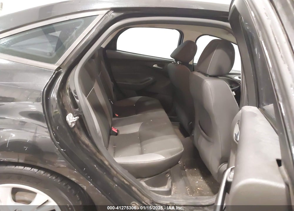 2014 FORD FOCUS VIN: 1FADP3F21EL254402