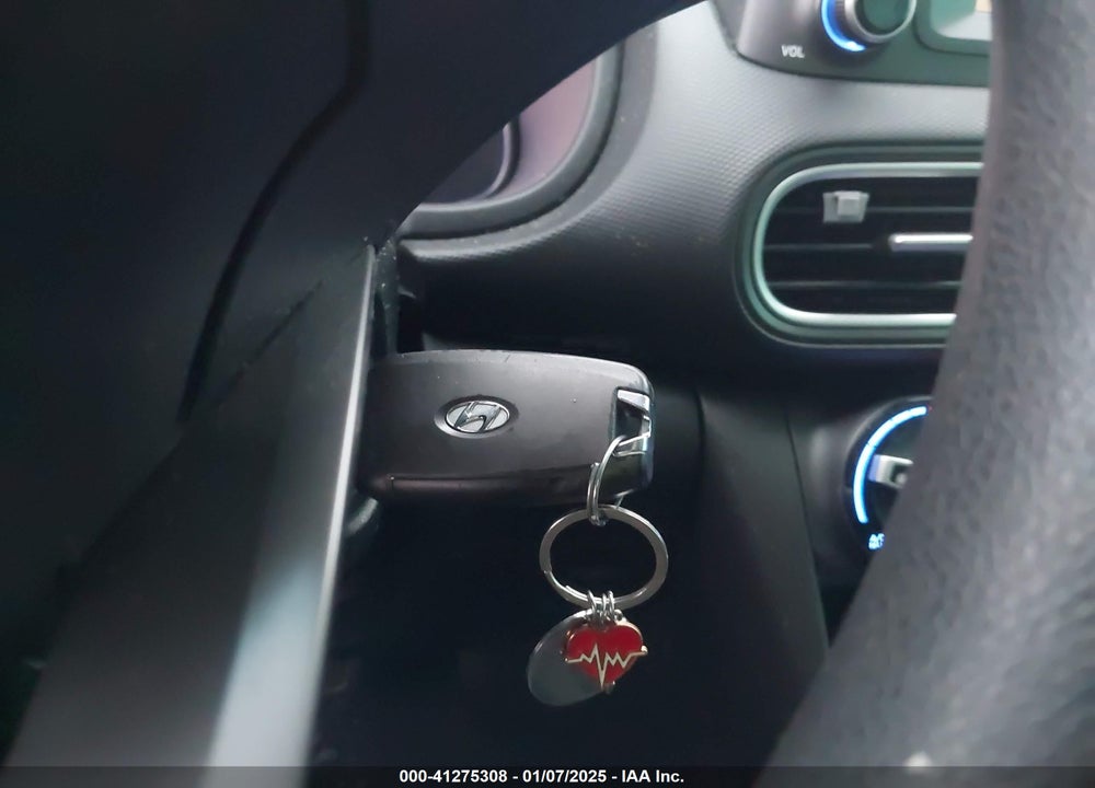 2020 HYUNDAI KONA SE VIN: KM8K12AA1LU481068