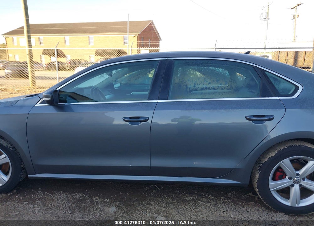 2013 VOLKSWAGEN PASSAT 2.5L SE VIN: 1VWBP7A38DC123620