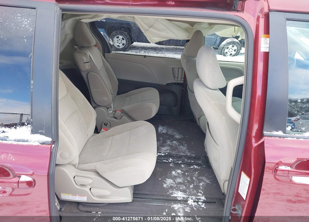 2015 TOYOTA SIENNA LE 8 PASSENGER VIN: 5TDKK3DCXFS630137