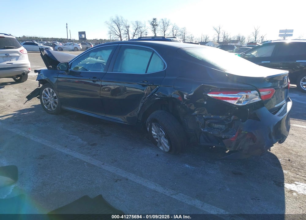 2018 TOYOTA CAMRY VIN: 4T1B11HK4JU640462