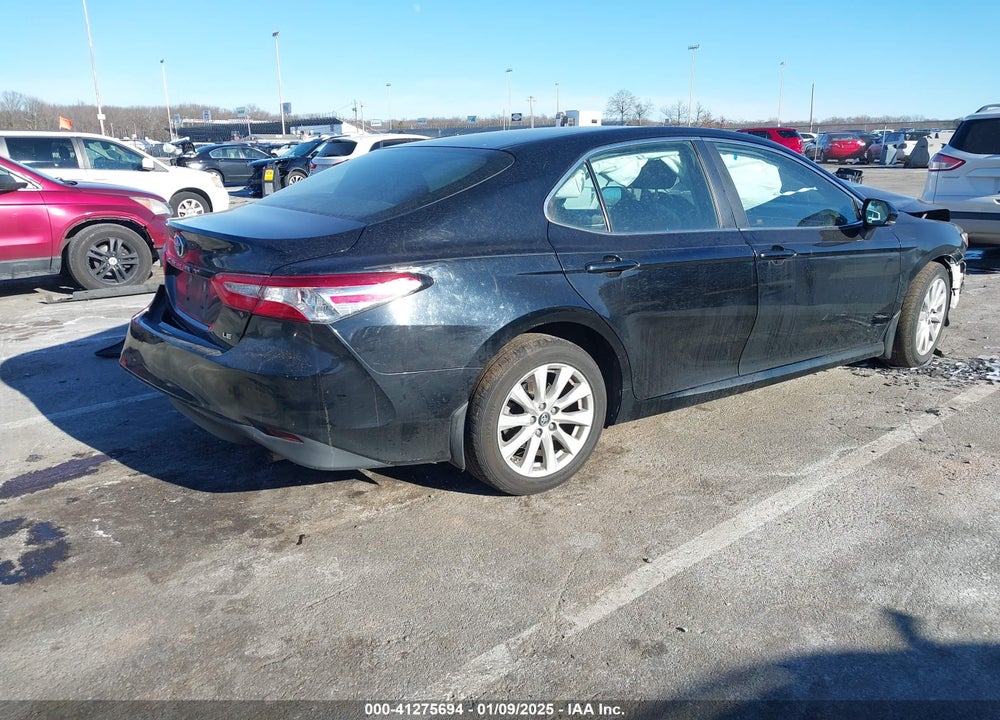 2018 TOYOTA CAMRY VIN: 4T1B11HK4JU640462