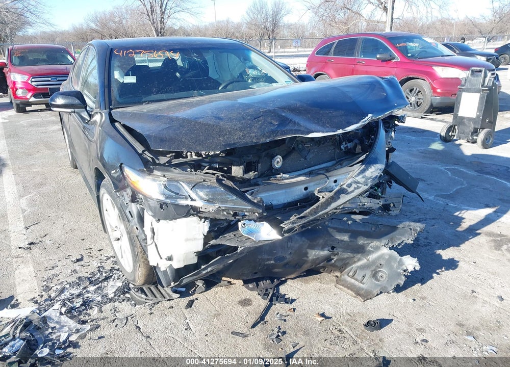 2018 TOYOTA CAMRY VIN: 4T1B11HK4JU640462