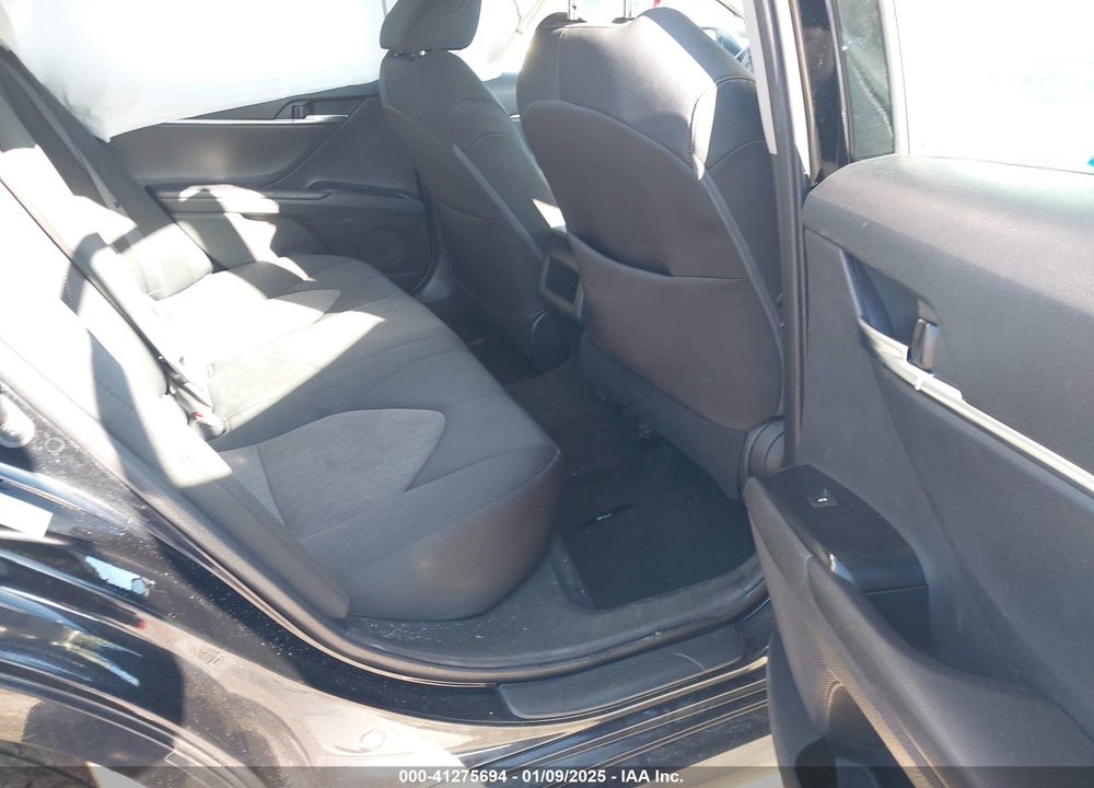 2018 TOYOTA CAMRY VIN: 4T1B11HK4JU640462