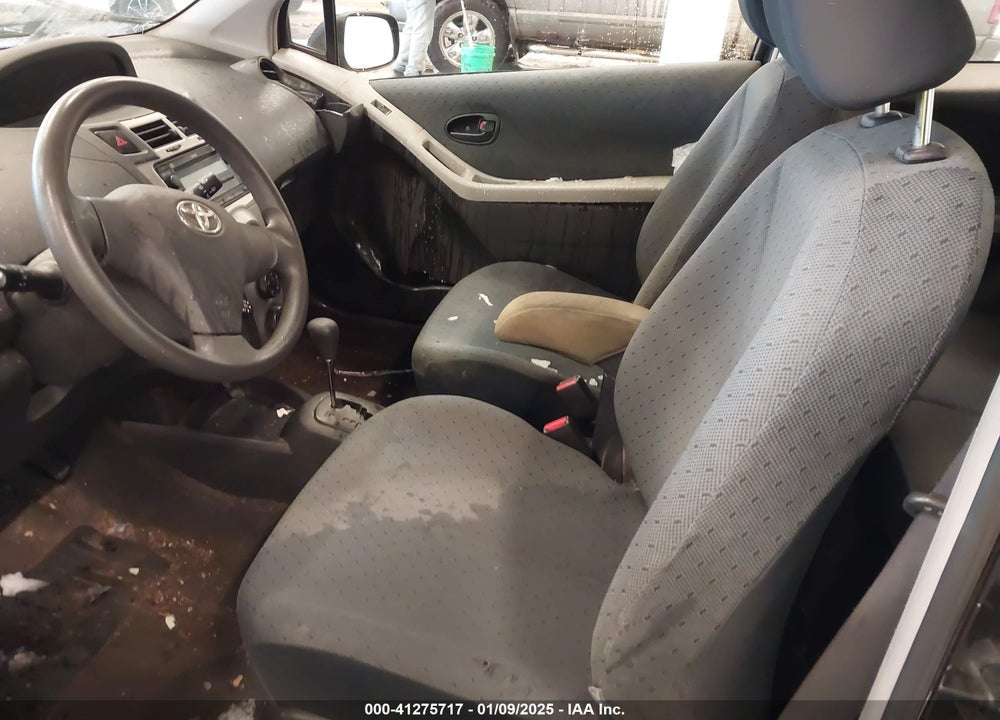 2011 TOYOTA YARIS VIN: JTDJT4K3XB5327229