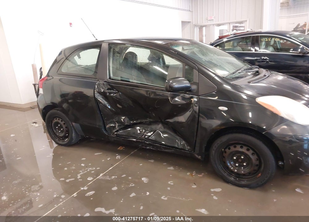 2011 TOYOTA YARIS VIN: JTDJT4K3XB5327229