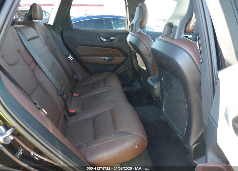 2018 VOLVO XC60 VIN: YV4A22RK2J1046646