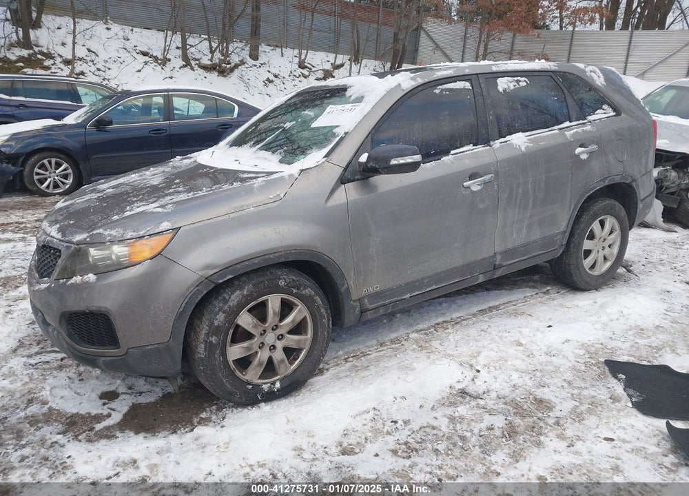 2011 KIA SORENTO LX VIN: 5XYKTCA17BG113045