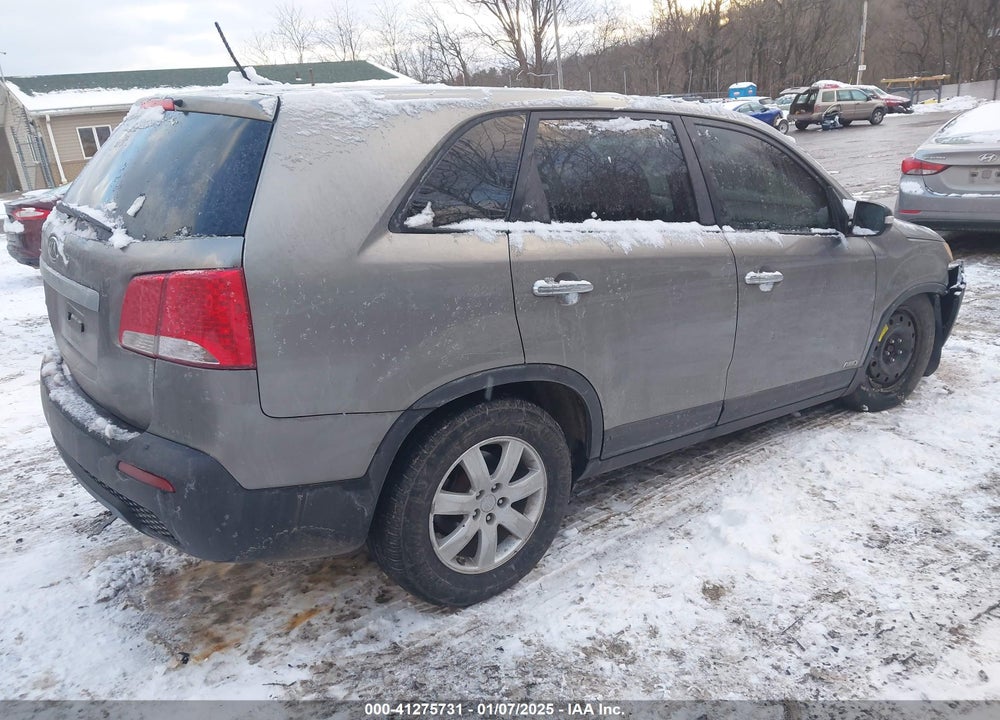 2011 KIA SORENTO LX VIN: 5XYKTCA17BG113045