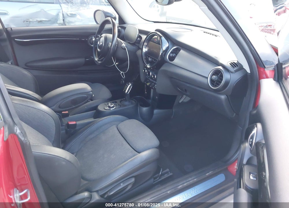 2024 MINI SE HARDTOP VIN: WMW13DJ07R2U39440