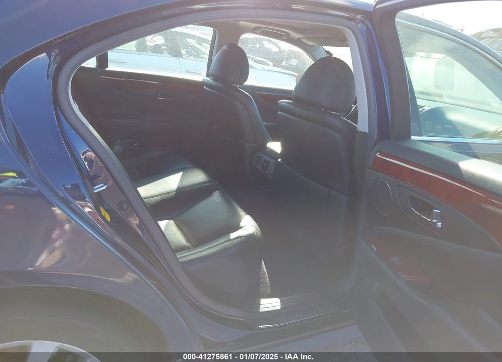 2011 LEXUS LS 460 VIN: JTHCL5EF5B5012017