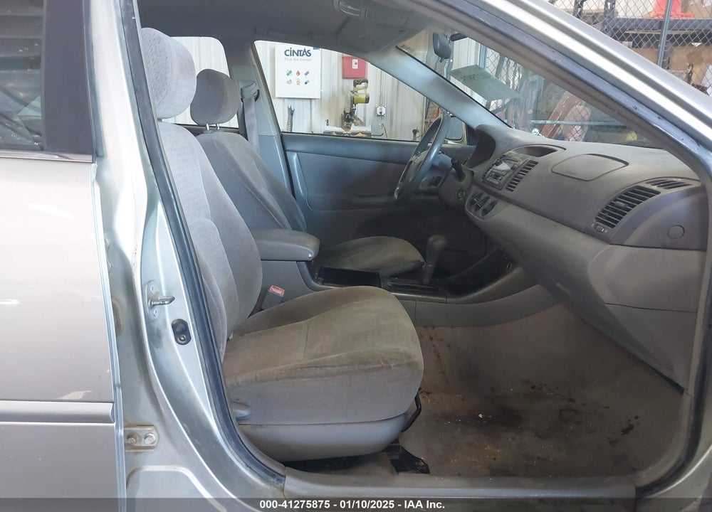 2004 TOYOTA CAMRY LE VIN: JTDBE32K940302029