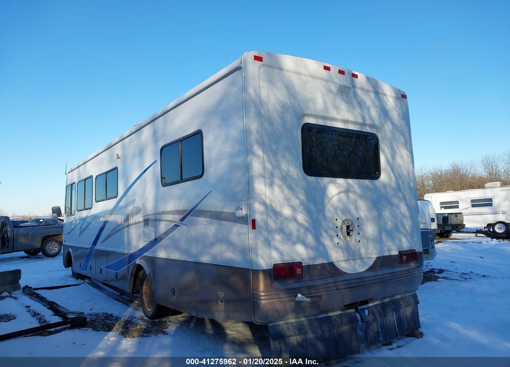 2003 WORKHORSE CUSTOM CHASSIS MOTORHOME CHASSIS P3500 VIN: 5B4LP57G923350131